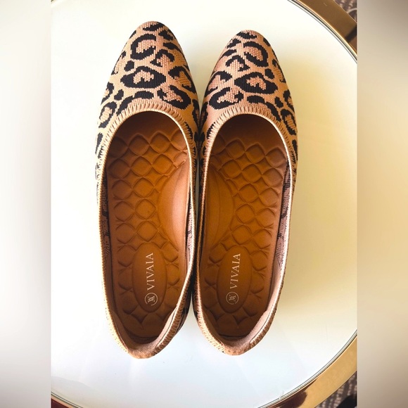 Lightweight Almond-Toe Flats (Tamia Walker) EU 40/US - Picture 5 of 6